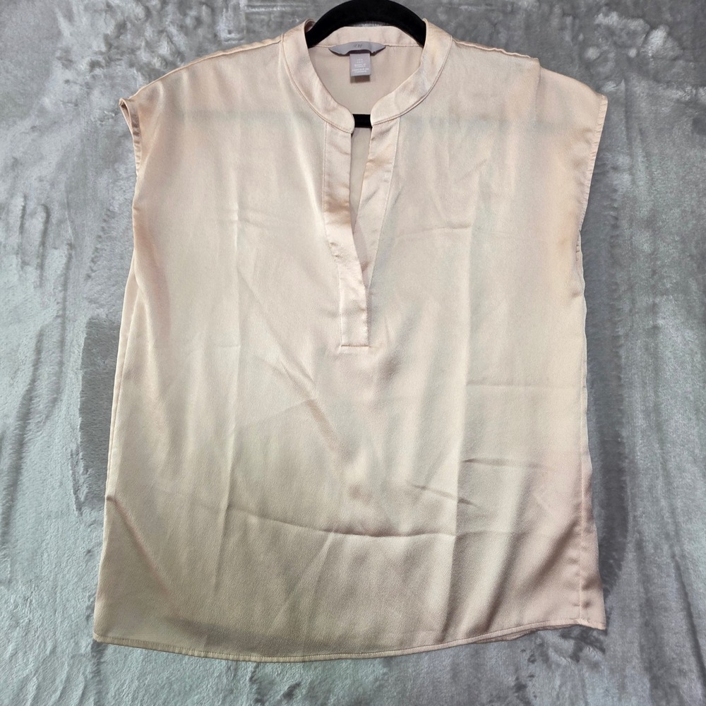 HM Womens Champagne Pink Satin Sleeveless V-Neck Blouse Top P/N 0847673 1 Size S